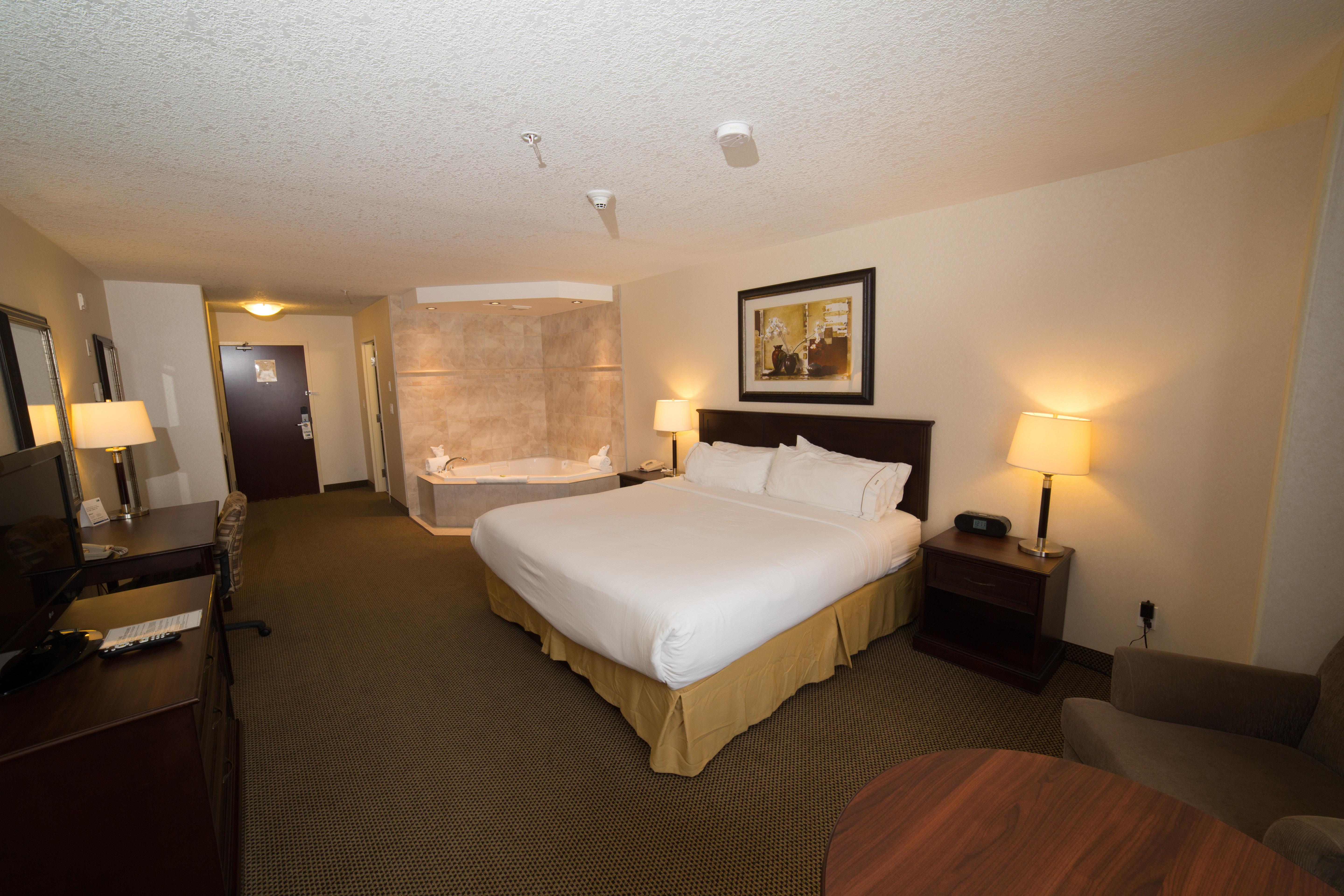 Holiday Inn Express & Suites Whitecourt By Ihg Exterior foto