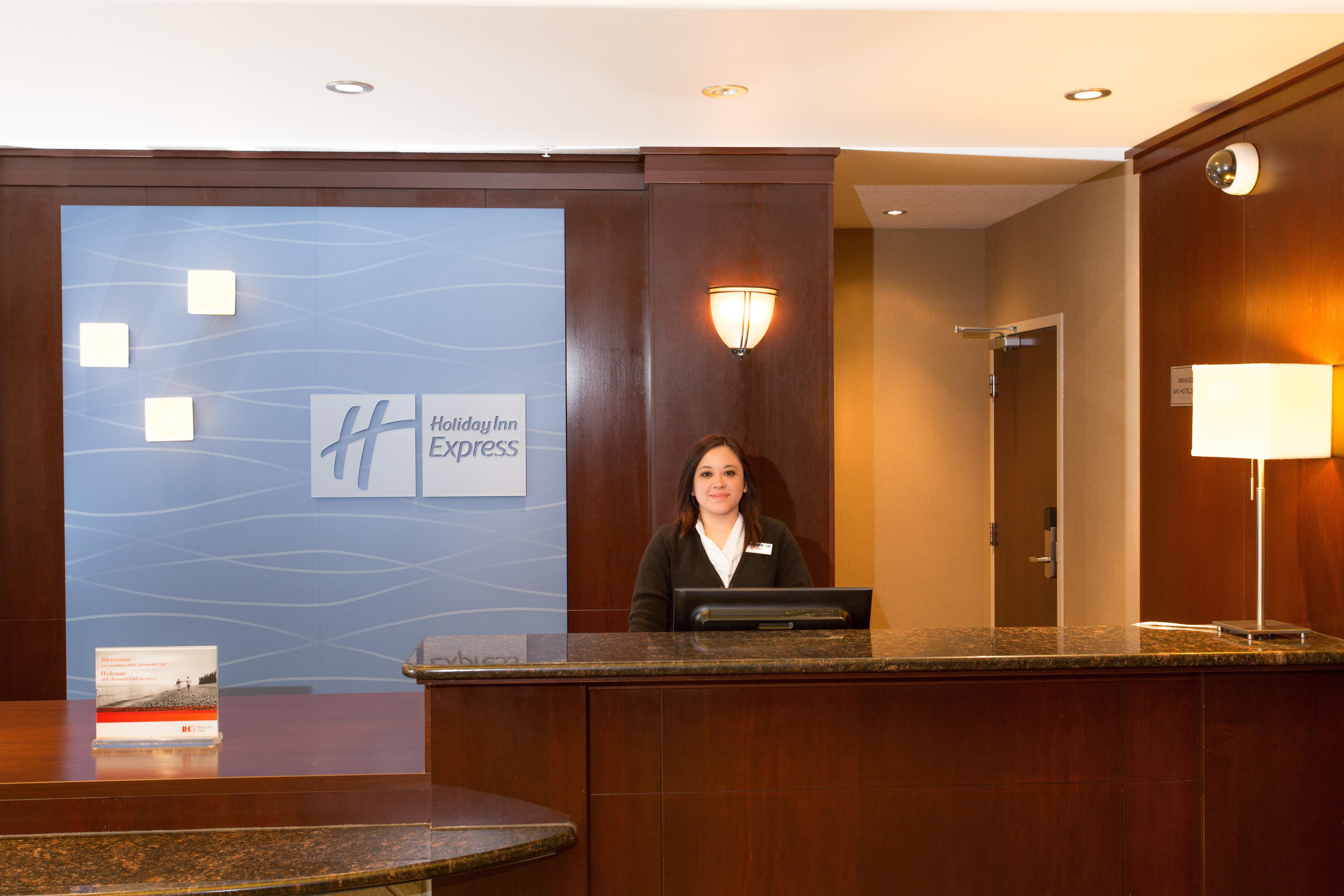 Holiday Inn Express & Suites Whitecourt By Ihg Exterior foto
