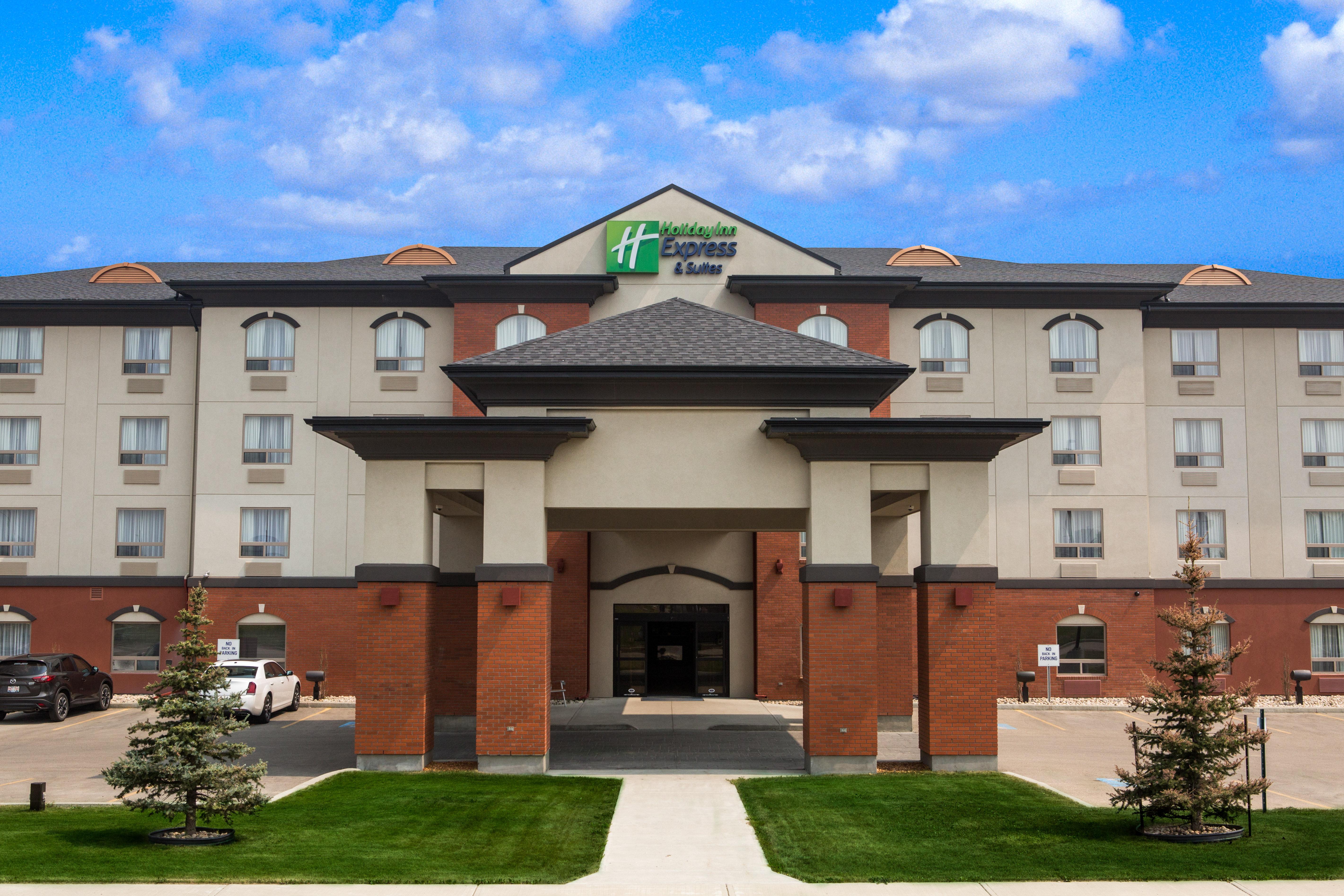 Holiday Inn Express & Suites Whitecourt By Ihg Exterior foto