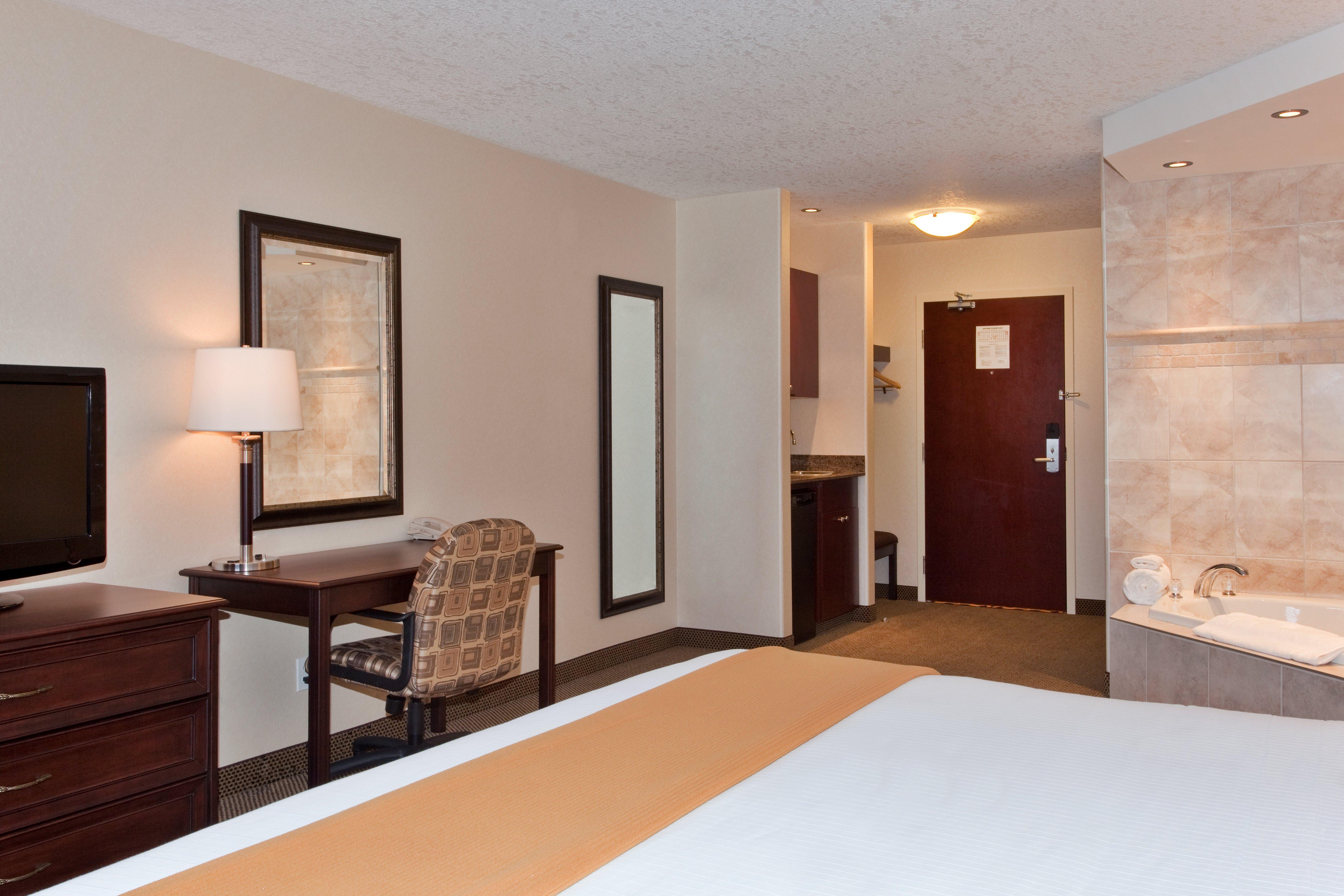 Holiday Inn Express & Suites Whitecourt By Ihg Exterior foto