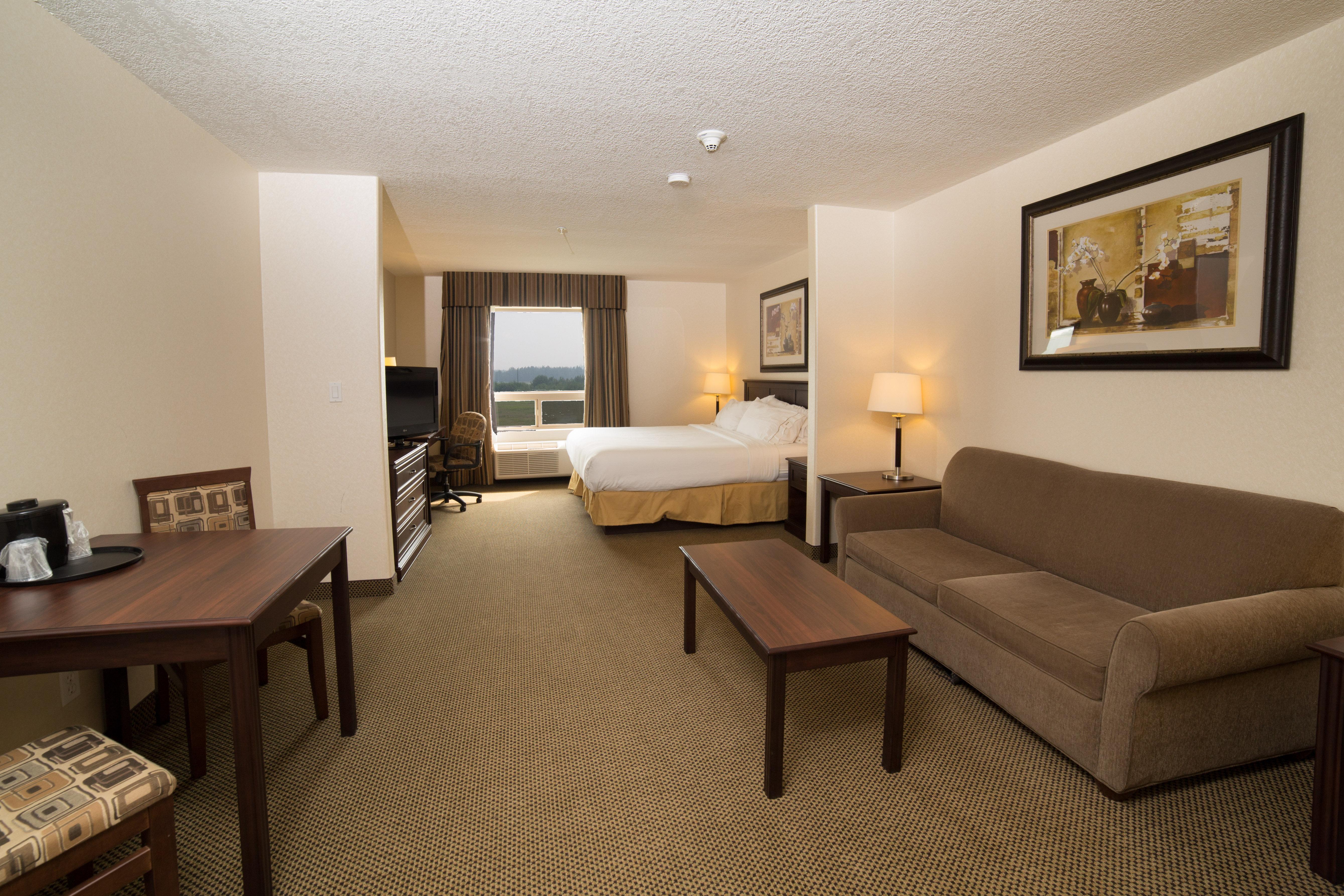 Holiday Inn Express & Suites Whitecourt By Ihg Exterior foto