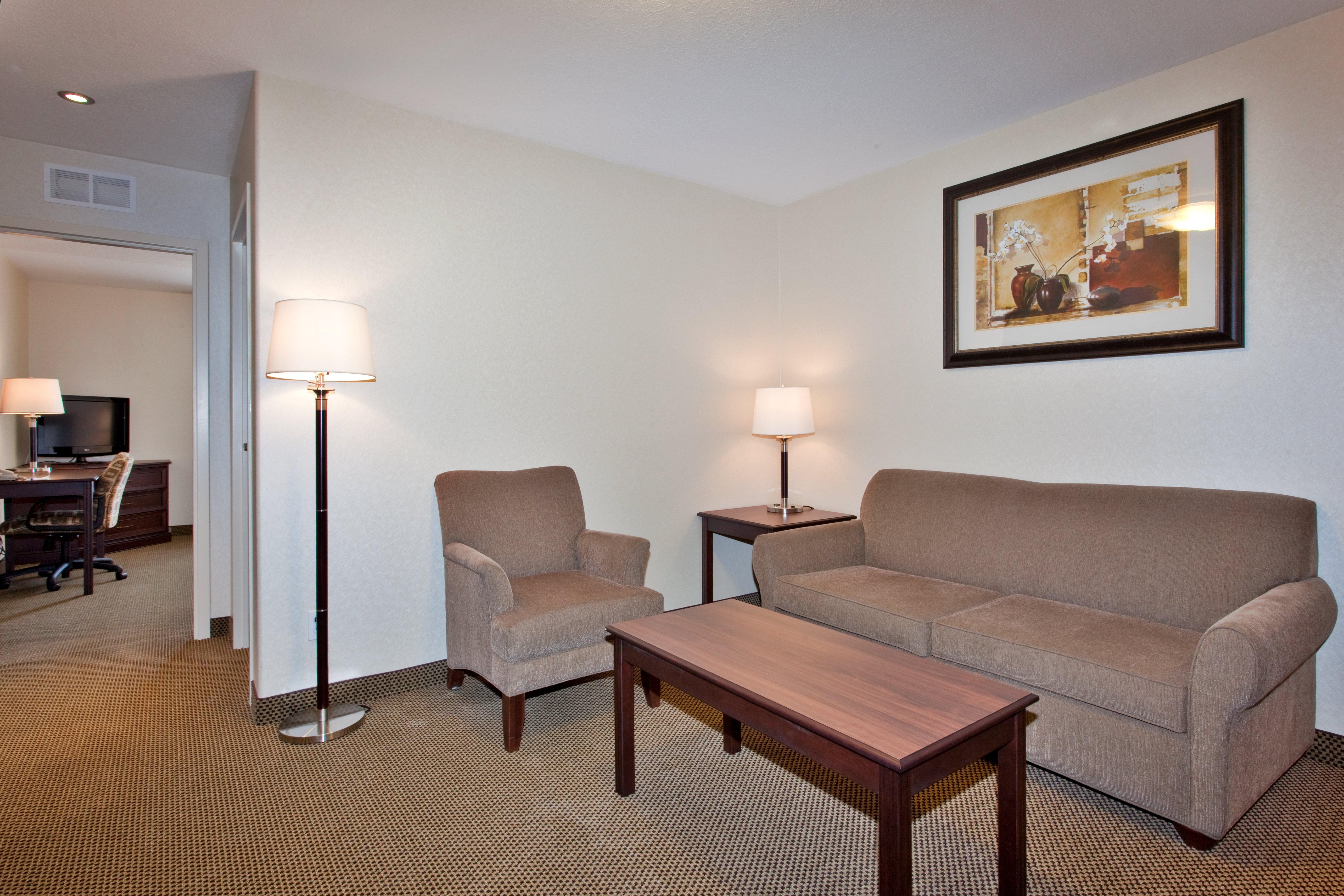 Holiday Inn Express & Suites Whitecourt By Ihg Zimmer foto