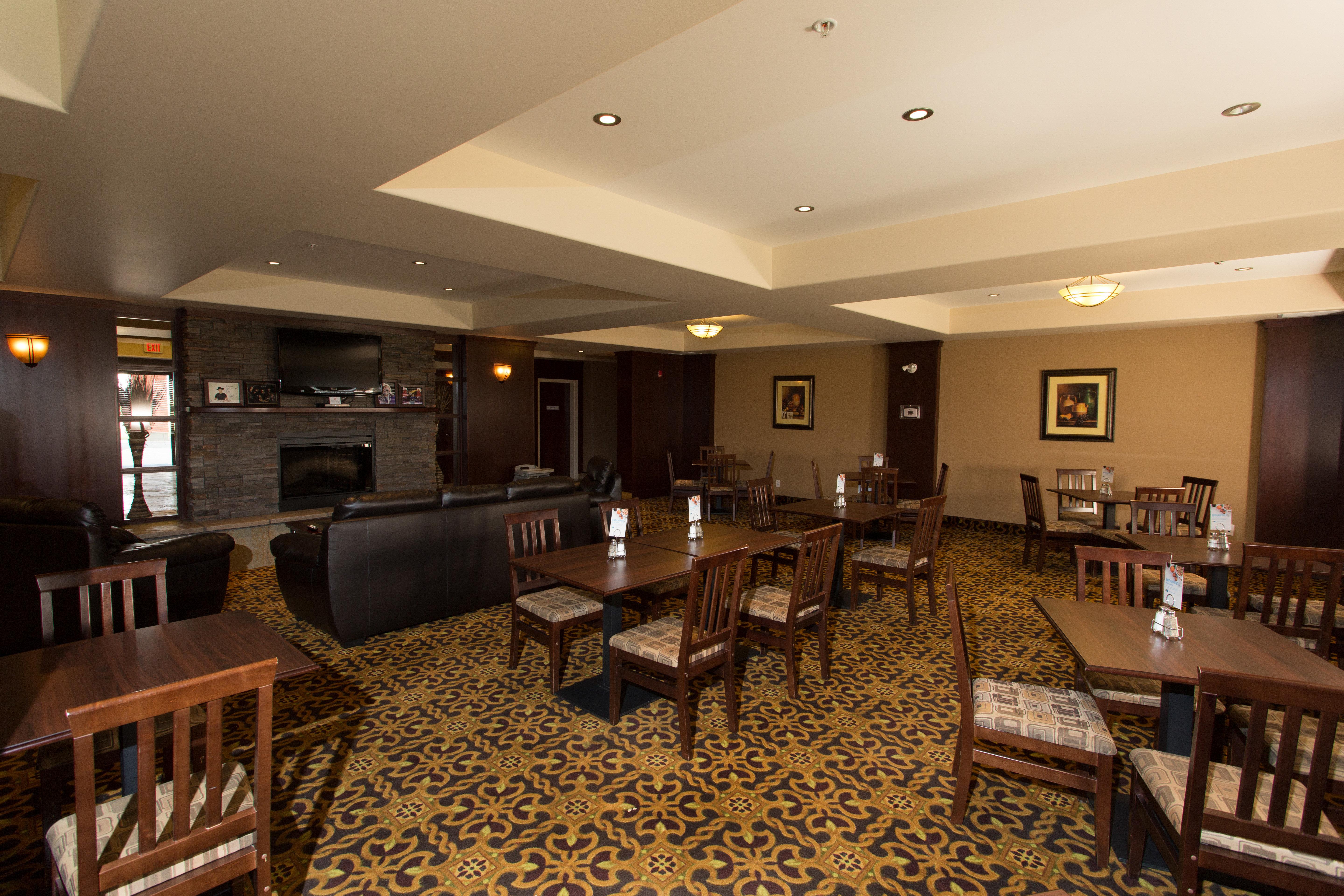 Holiday Inn Express & Suites Whitecourt By Ihg Exterior foto