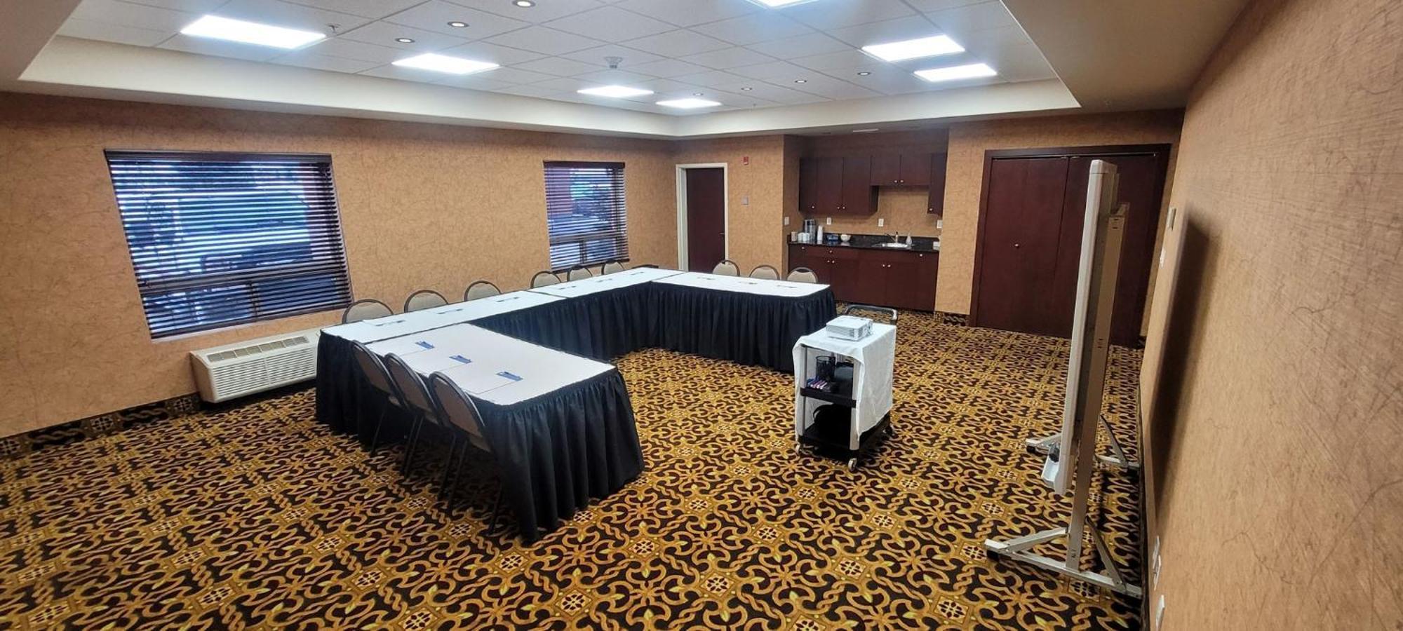 Holiday Inn Express & Suites Whitecourt By Ihg Exterior foto