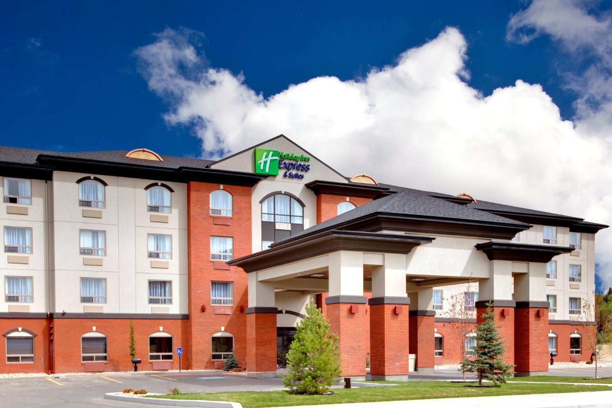 Holiday Inn Express & Suites Whitecourt By Ihg Exterior foto