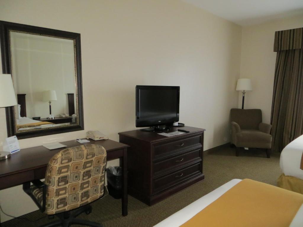 Holiday Inn Express & Suites Whitecourt By Ihg Zimmer foto